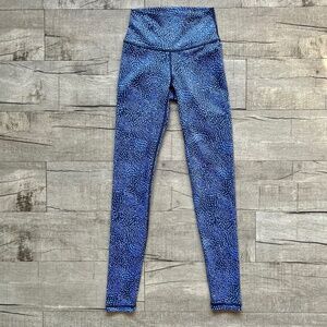 Aerie Chill. Play. Move. Blue White Geometric High Rise Zip Pocket Back Leggings